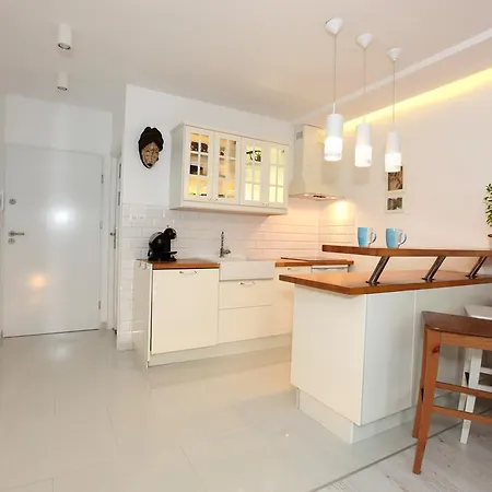 Around The World Appartement *